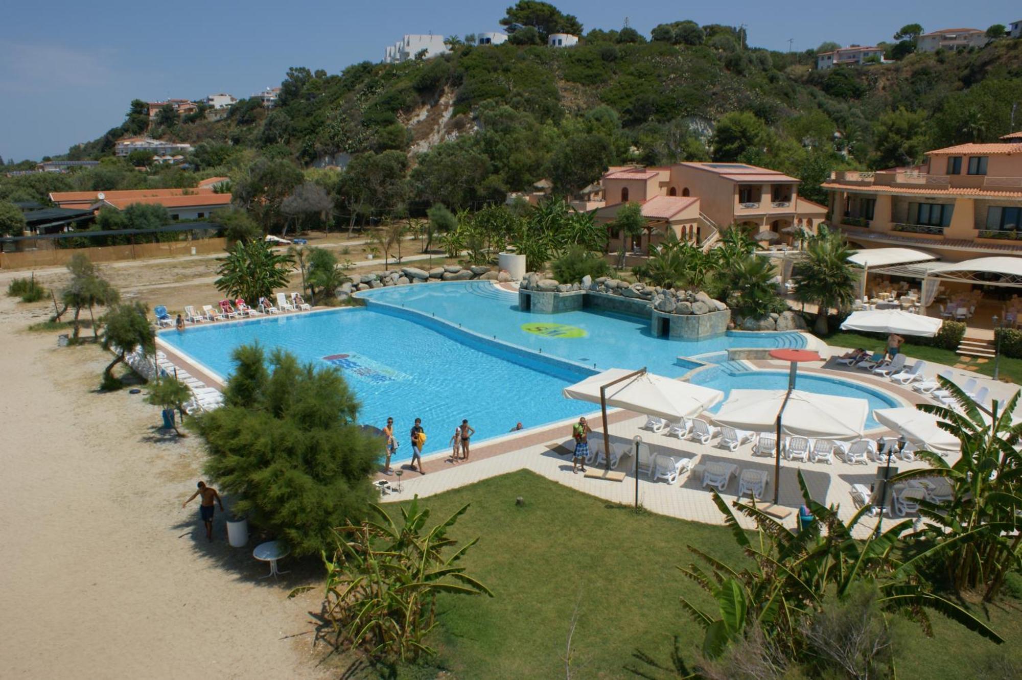 Solemare Club Village Capo Vaticano Exteriör bild