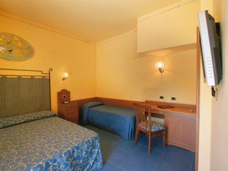 Solemare Club Village Capo Vaticano Exteriör bild
